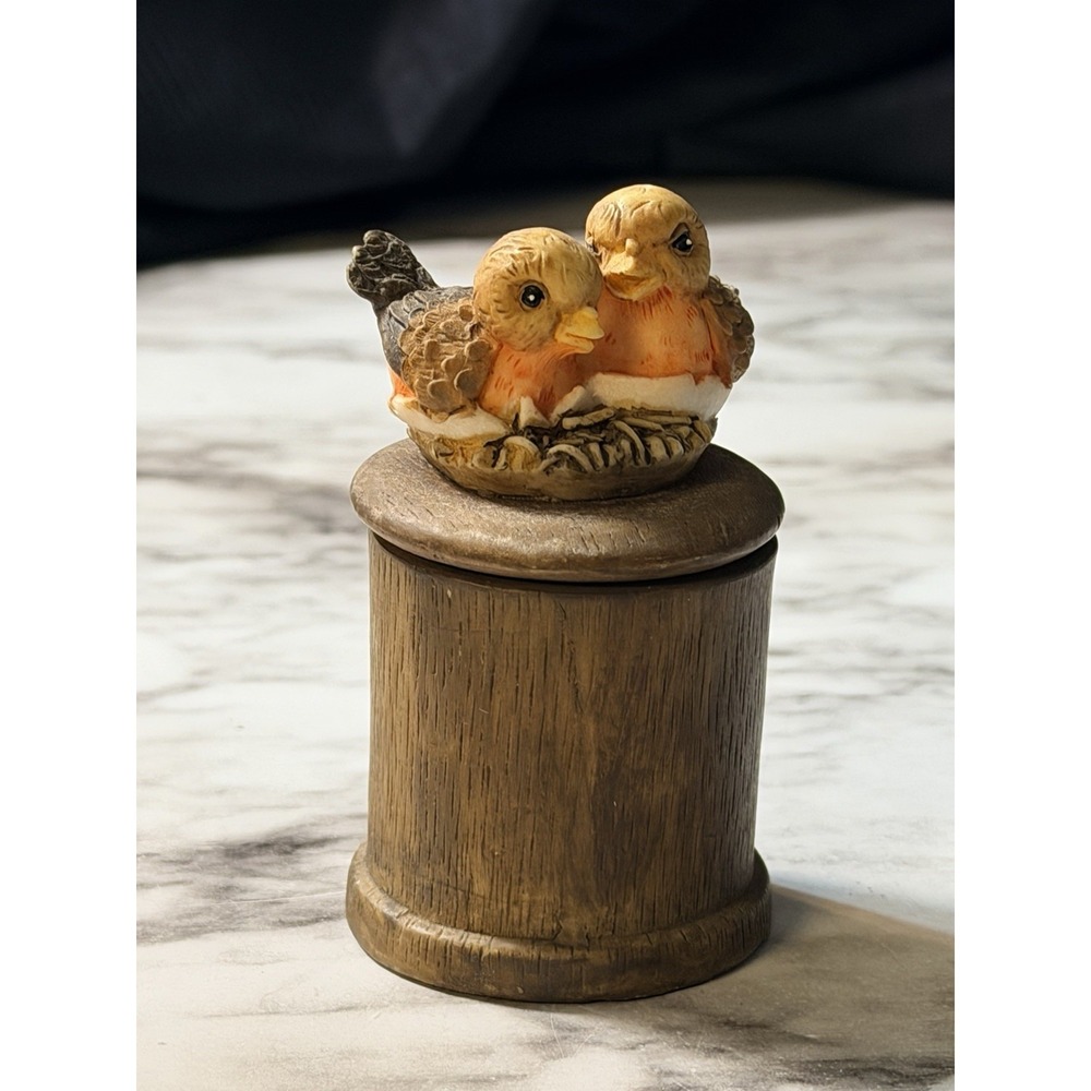 TRINKET BOX WITH LID & 2 CUTE LITTLE BIRDS ON IT 2.5" x‎ 1.5" (2798)